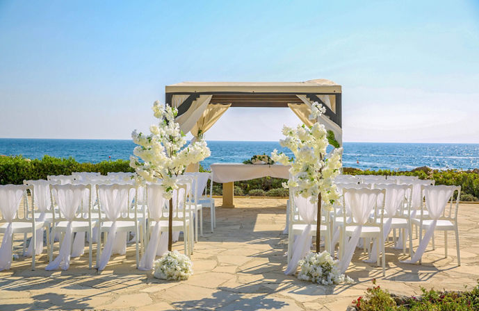 //www.jet2holidays.com/-/media/assets/wedding custom overviews/leonardo cypria/pfo_81413_leonardo-cypria-bay_140126_01_custom-overview--689-x-448.jpeg